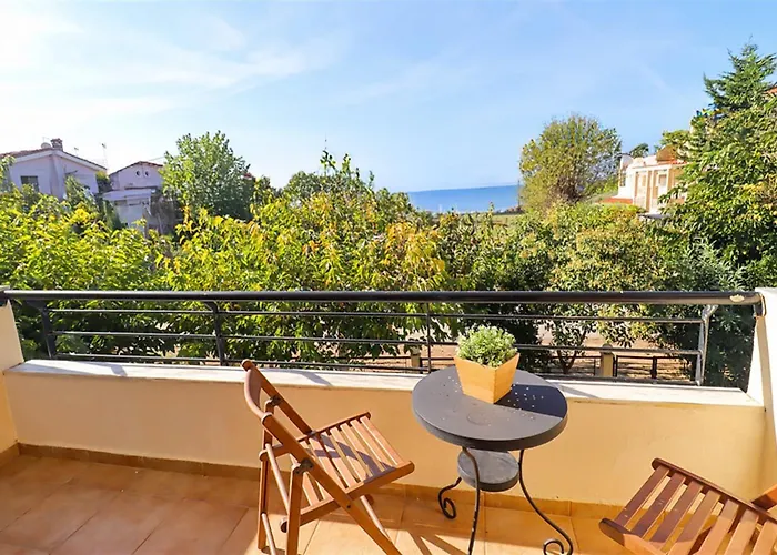 Apollonas Beachfront 1 *