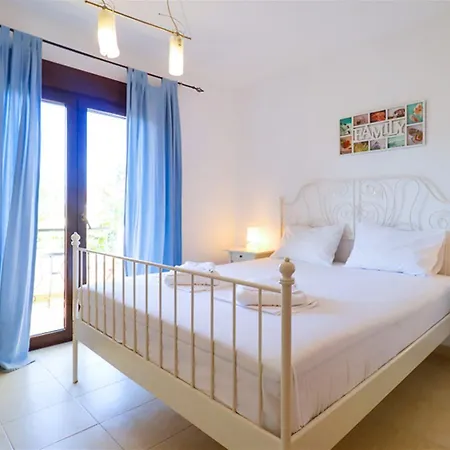 Apollonas Beachfront 1 * Nikíti